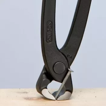 Knipex Concreters Nippers 12 mm galvutė modelis 99 00 220K12EAN – replės betoninėms vinims pjauti
