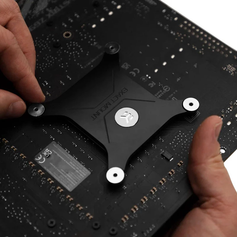 Ek Water Blocks 3831109906637 Juoda