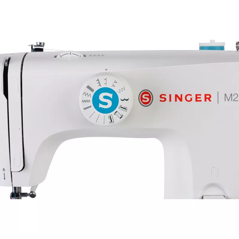 Pusiau automatinė siuvimo mašina SINGER M2105 — 8 dygsnių raštai, 4 žingsnių kilputė, laisva rankovė, elektrinė, balta