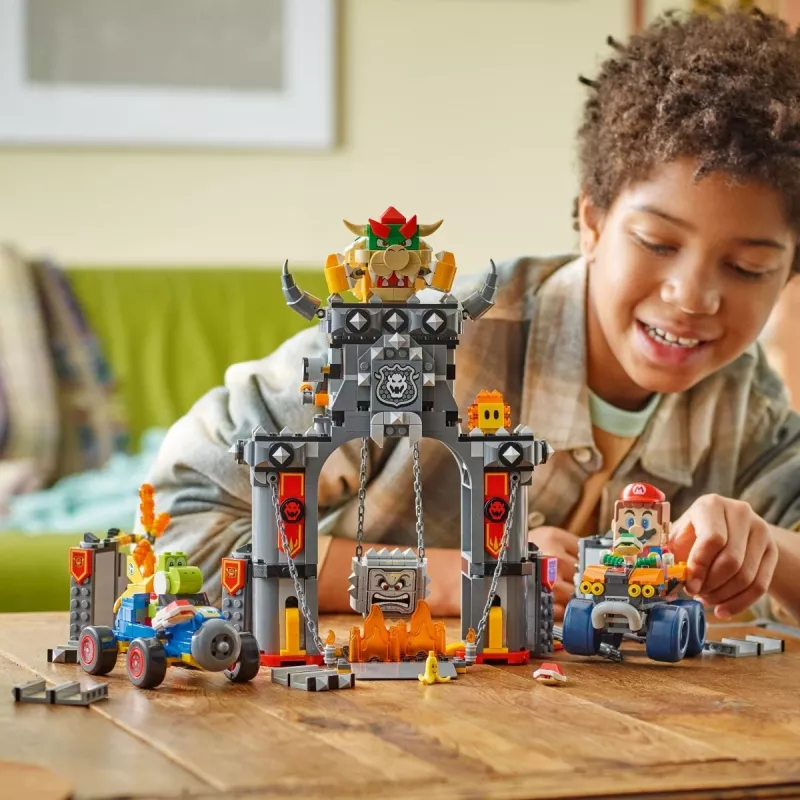 Konstruktorius LEGO rinkinys 72039 Super Mario Bowserio tvirtovė su Mario Kart automobiliu, interaktyvus žaidimų rinkinys