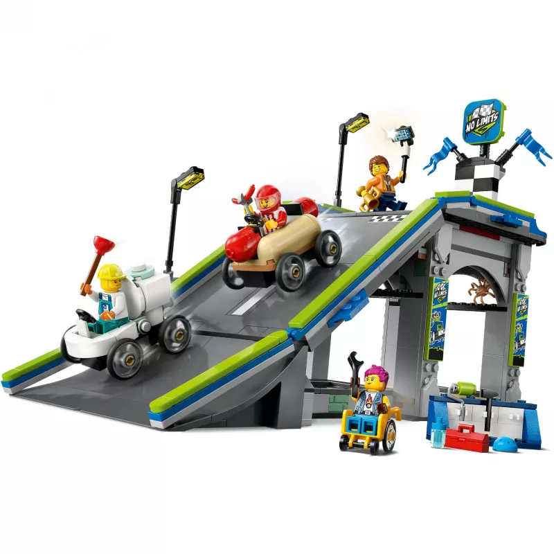 LEGO CITY 60460 No Limits: lenktyninio automobilio rampos sunkvežimis