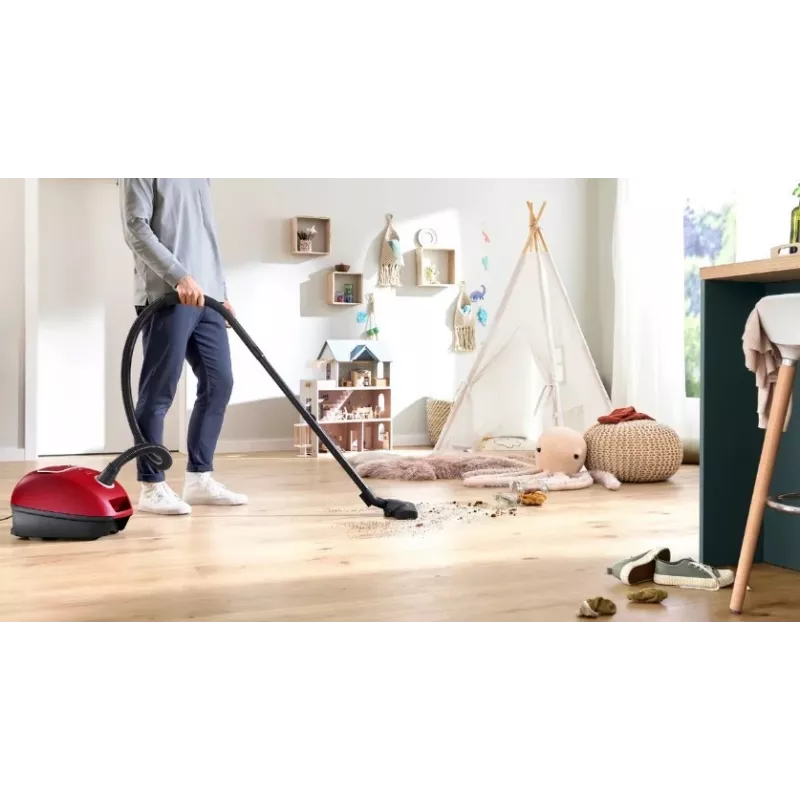Dulkių siurblys Bosch BGB 41RD3H — 600 W, 4 L dulkių maišelis, HEPA filtras, 11 m veikimo spindulys, teleskopinis vamzdis, raudonas