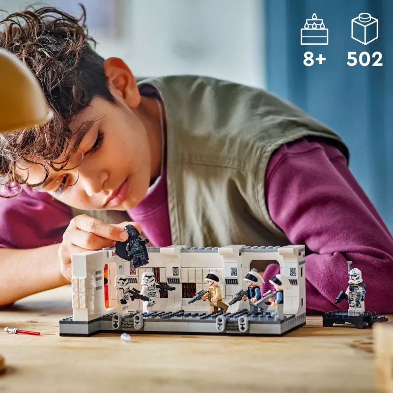 LEGO STAR WARS 75387 Boarding the Tantive IV