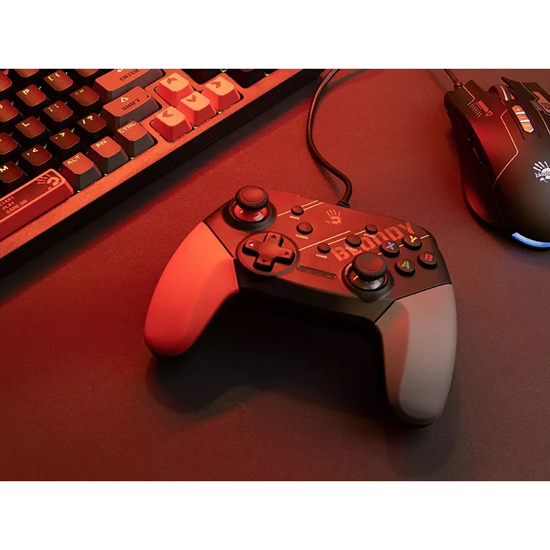 Laidinė žaidimų pelė A4Tech Bloody GP30 raudona — ergonomiškas dizainas, USB jungtis