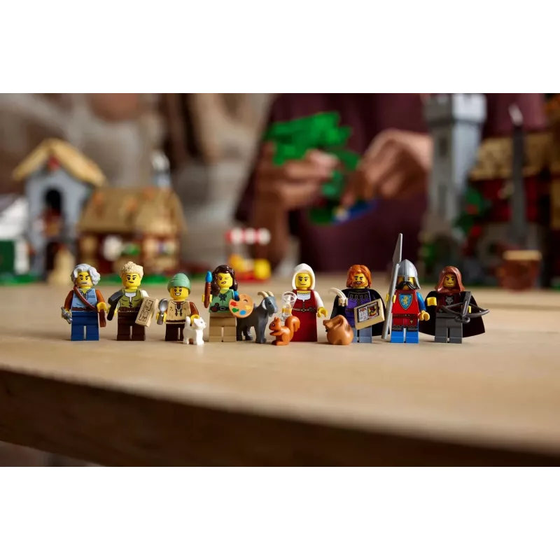 LEGO ICONS 10332 Viduramžių miestelio aikštė