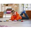 LEGO Classic kūrybinės transporto priemonės – spalvingų automobilių modelių rinkinys su policijos automobilio žaislu ir 11023 klasikine žalia pagrindo plokšte 32x32, skirta pievos statybai
