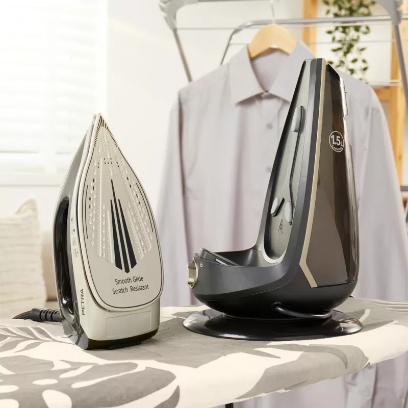 Iron Petra PF01483VDEEU7 2600W garo stotelė, juoda ir platininė