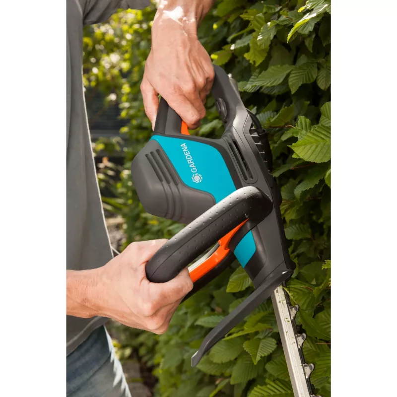 Gardena elektrinė gyvatvorių žirklė ComfortCut 550/50, 50 cm, dviguba geležtė, 2,7 cm, oranžinė, juoda, mėlyna, 2,6 m/s², 84 dB