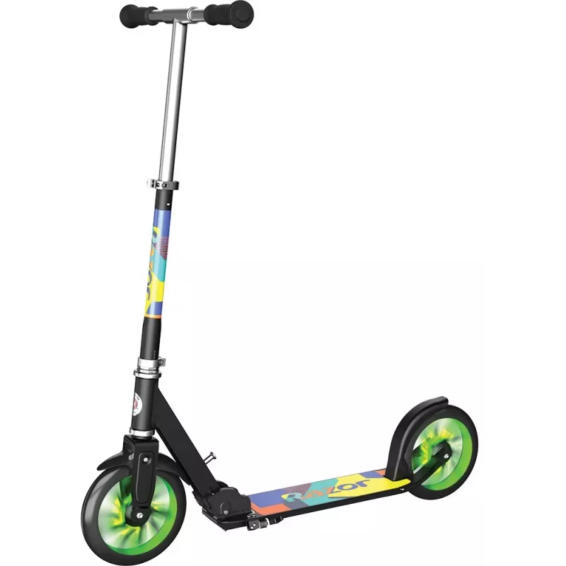 Klasikinis paspirtukas Razor A5 Lux Light-Up — aliuminis rėmas, 20 cm PU ratai, sulankstomas, maks. apkrova 100 kg