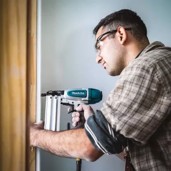 Makita AF506 pneumatinė vinikalė
