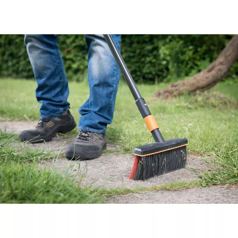 Šluota Fiskars 1001417 juoda oranžinė