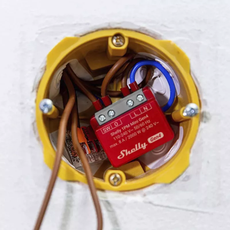 Išmanusis jungiklis „Shelly 1PM Mini Gen4“, belaidis 110–240 V kintamosios srovės, maks. 8 A / 2000 W, plastikinis korpusas 34×16×29 mm