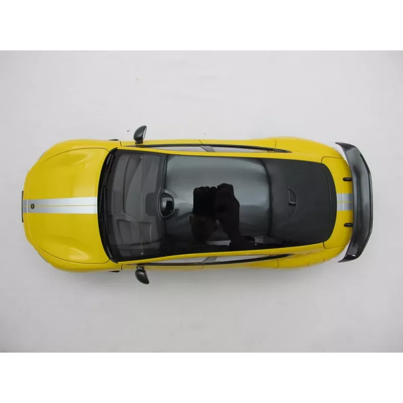 Klasikinio automobilio modelis Xiaomi BHR08KQGL surinktas 1:18 masteliu — 284×110×82,5 mm