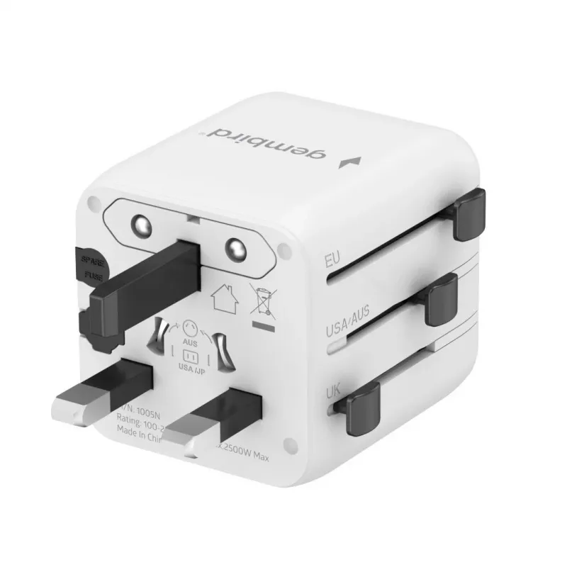 Universalus kelioninis maitinimo adapteris GEMBIRD TPA-INT-01-W — įvestis 100–250V, Type G kištukas, kompaktiški matmenys 84×56×85 mm