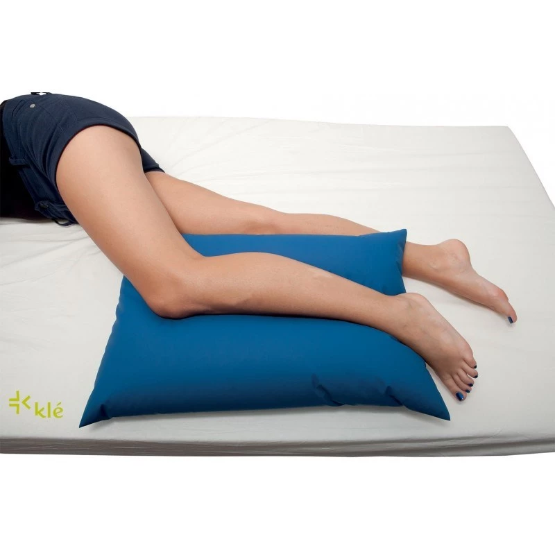 Miego padėties pagalvėlė Aston KLASSIK D ergonominė reguliuojama kojų atrama 530×350 mm putų mėlyna