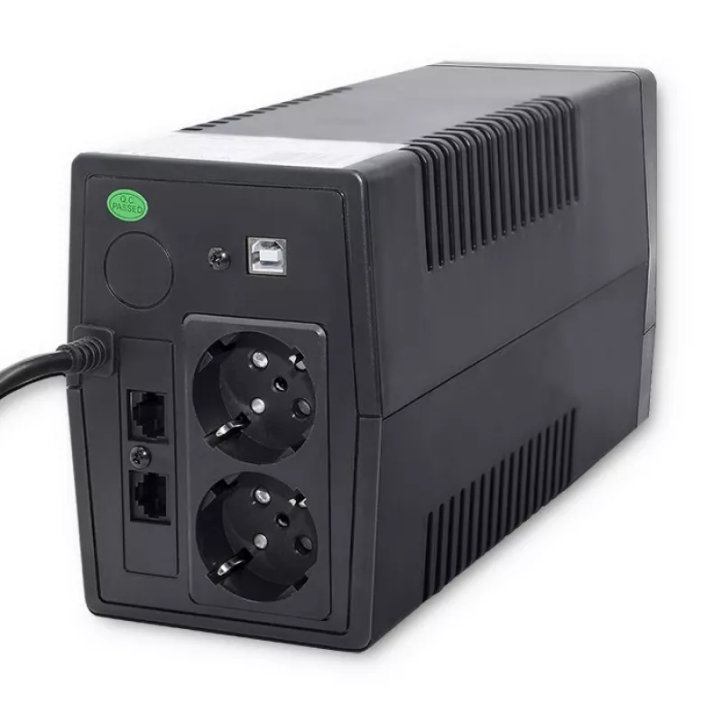 Qoltec Monolith nepertraukiamo maitinimo šaltinis (UPS) Dvigubos konversijos (Online) 0,45 kVA 240 W 2 AC lizdai