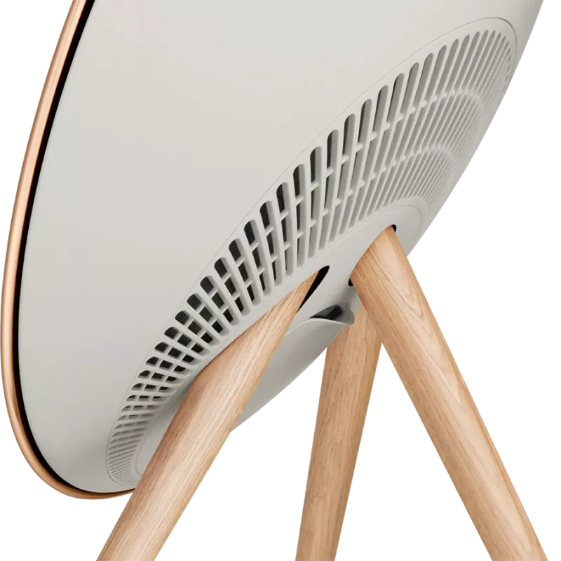 Beosound A9 5th Gen garsiakalbis aukso tono (nugara smėlio spalvos/dangtis auksinis/kojytės baltas ąžuolas)