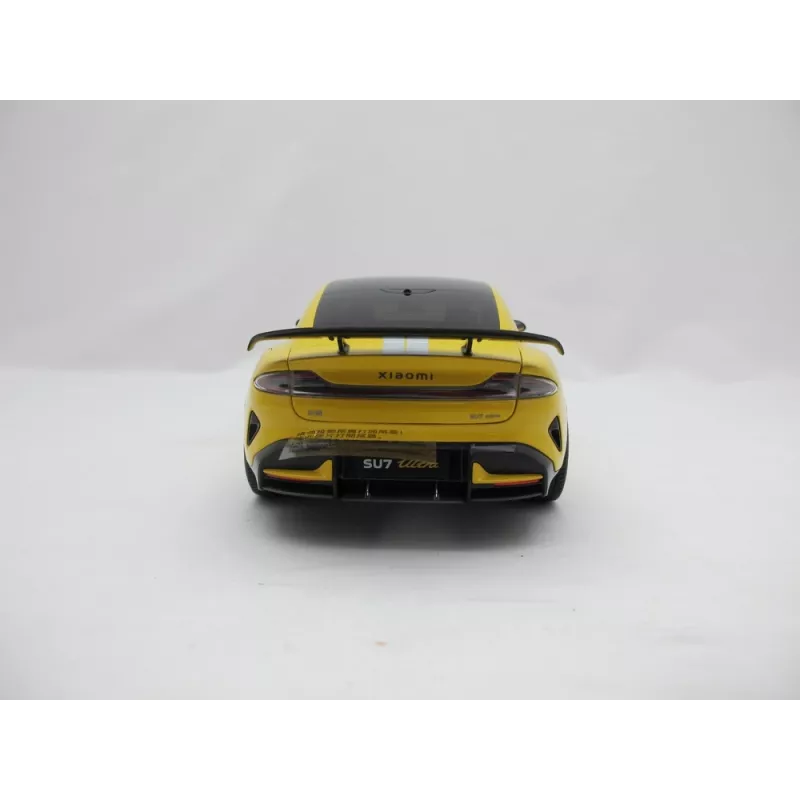 Klasikinio automobilio modelis Xiaomi BHR08KQGL surinktas 1:18 masteliu — 284×110×82,5 mm