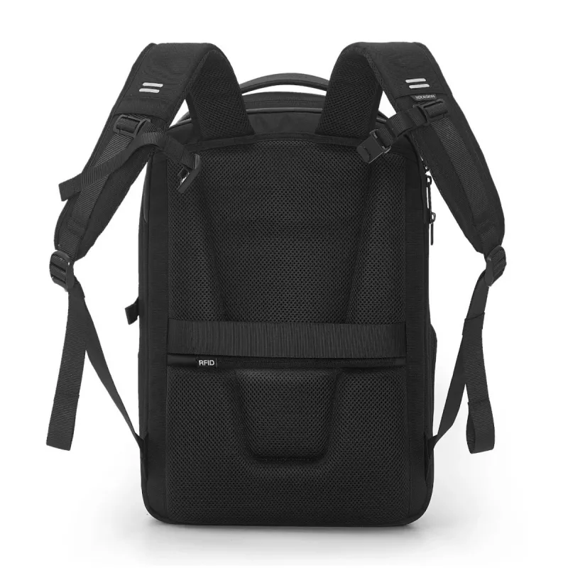 Kuprinė XDDESIGN Bizz Juoda — atspari vandeniui, lengva, modelis P705.931