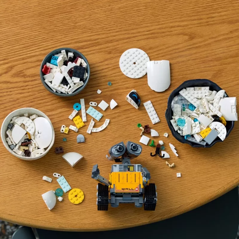 LEGO konstruktorius Disney Pixar WALL·E ir EVE 43279 — 811 dalių, 130 mm aukštis, skirtas 18+