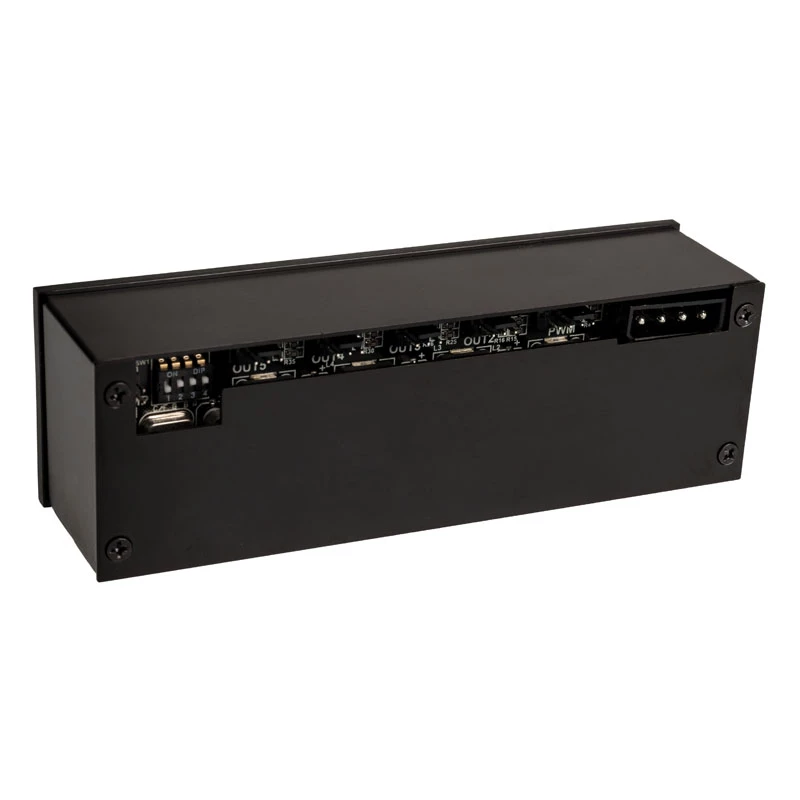 Ventiliatorių valdiklis Lamptron CP530 — automatinis ventiliatorių valdiklis su RGB, juodas