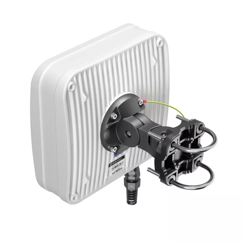 Kryptinė tinklo antena QuWireless QuMax — kryptinė PoE/LAN antena 0,694–2,7 GHz, iki 6 dBi, balta