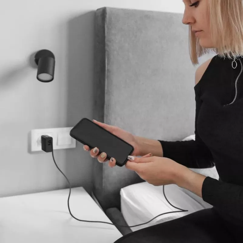 Qoltec 52381 Super Quick PD įkroviklis | 1xUSB-C | 1xUSB | 90W | 5-20V | 2.4-4.35A | Juodas