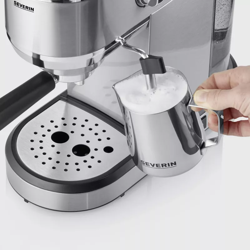 Espreso aparatas SEVERIN Newspresa KA 5997 — pusiau automatinis, 1 l vandens talpa, 1350 W, maltos kavos įpylimas, juoda/šlifuotas plienas/chromas
