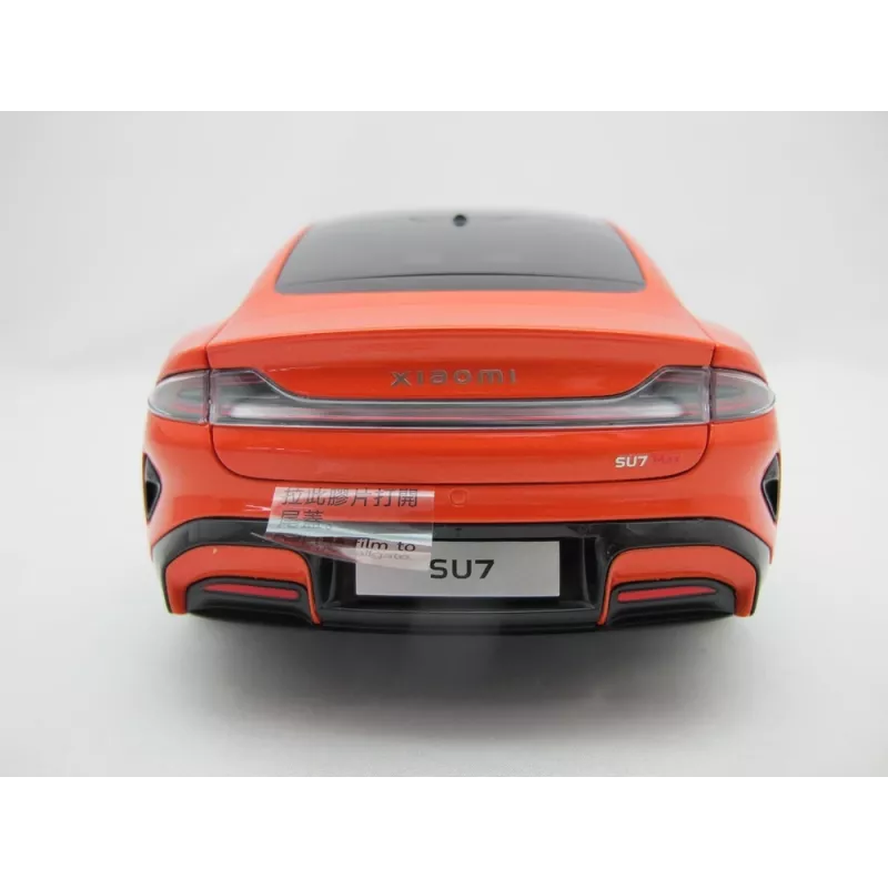 Lietinio modelio automobilis Xiaomi SU7 1:18 masteliu, surinktas, P278×G108×A81,5 mm
