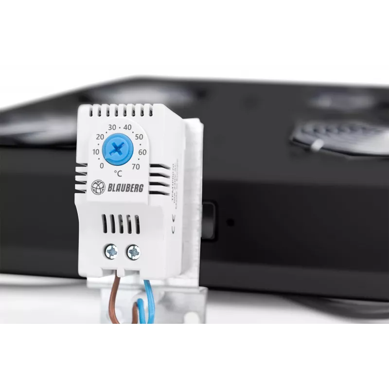 Digitus DN-19 FAN-6-SRV-B gaminys juodos spalvos