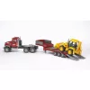 Žaislinis vilkikas su žemakrove priekaba ir JCB 4CX priedu, BRUDER, modelis BR-02813, ABS konstrukcija, įvairiaspalvis