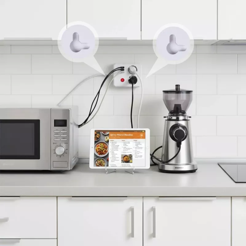 Maitinimo šakotuvas MACLEAN MCE387 W — 2 lizdai, 3×USB A, 110–240 V, 2500 W, 1,5 m kabelis, baltas