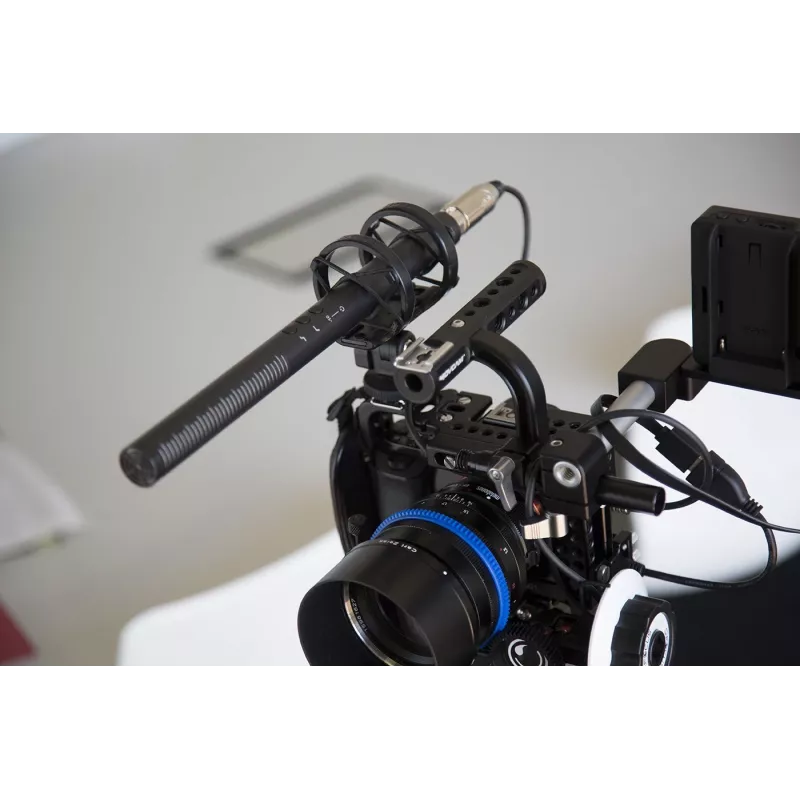 Kryptinis skaitmeninis kameros mikrofonas RØDE NTG-4+ — superkardioidinis, 20–20000 Hz, -32 dB, 200 Ω, mini XLR, maitinamas baterijomis, 22×278 mm, 176 g, juodas