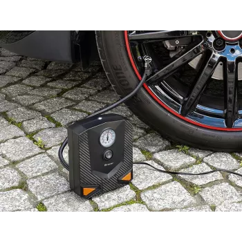 Nešiojamasis oro siurblys TRACER RES-03ML 12V 150 PSI — automobilio padangų pripūtimo įrenginys, 12 V maitinimas
