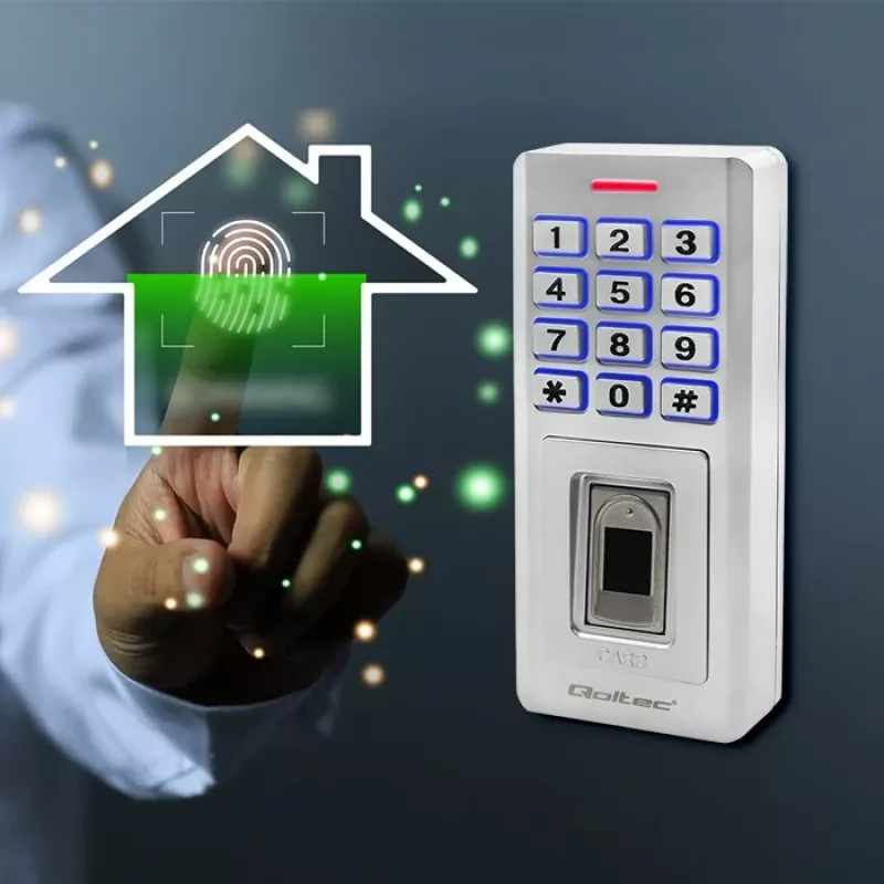 Pirštų antspaudų ir RFID kodinė spyna QOLTEC 52447 su IP68 apsauga