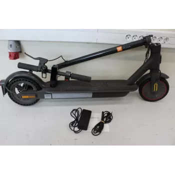 IŠPARDAVIMAS. Xiaomi Mi Electric Scooter Pro 2 (juodas) | IŠPARDAVIMAS. Xiaomi Mi Electric Scooter Pro 2 | 600 W | 25 km/h | 3 mėn. | Juodas | NAUDOTAS, SUBRAIŽYTAS, NEŠVARUS, MAŽAS ĮTRŪKIMAS UŽ