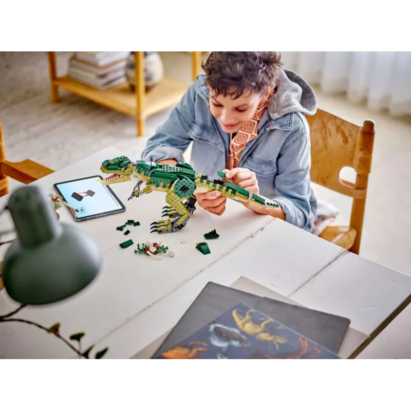 Konstruktorius LEGO Creator 3-in-1 T.Rex statomas modelio rinkinys, 626 vnt., 150 mm aukštis, amžius 9+