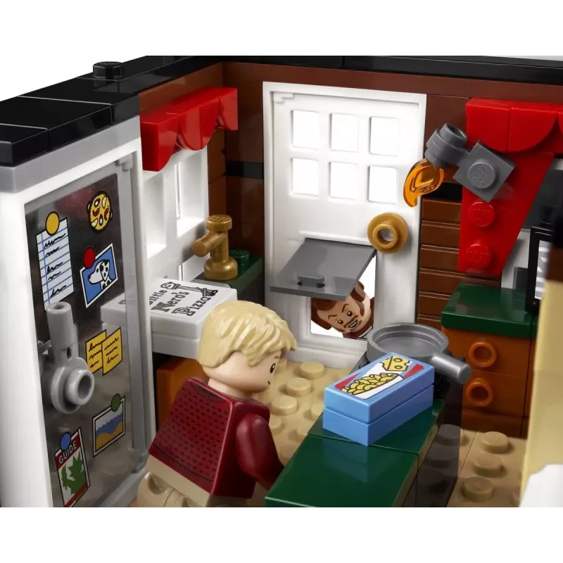 LEGO Ideas 21330 Vienas namuose