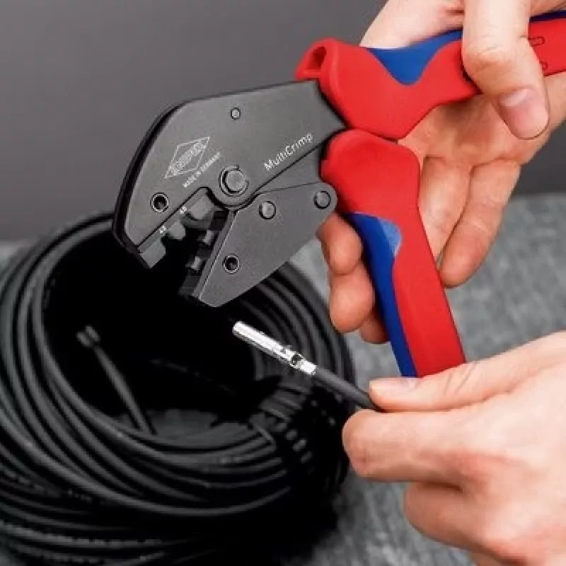 Užspaudimo įrankis Knipex 97 33 03 MultiCrimp, skirtas PV jungtims MC4 ir MC4 EVO2