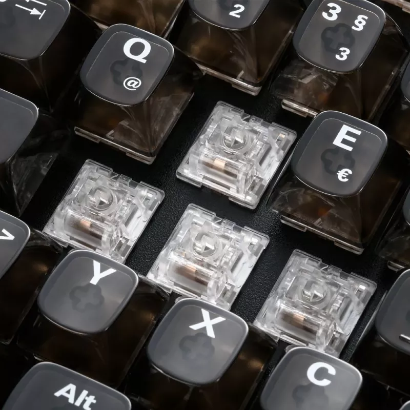 Mechaninė žaidimų klaviatūra Sharkoon Crystal Shark Juoda DE su RGB apšvietimu