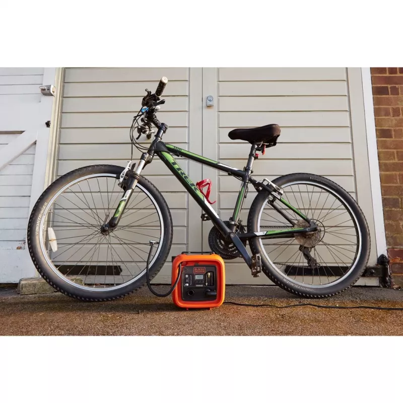 Juoda & Decker ASI400-XJ oro kompresorius 160 l/min