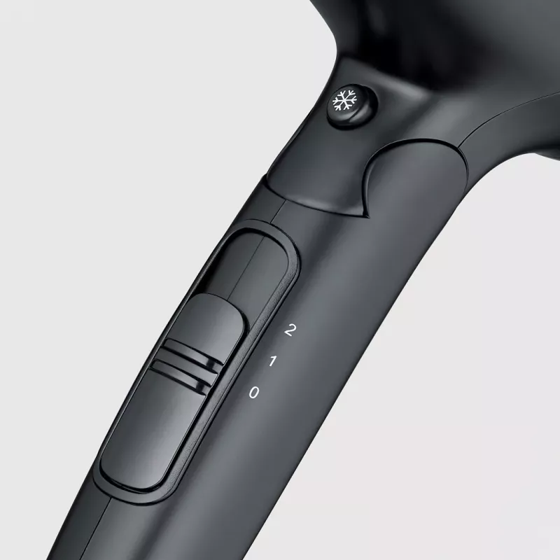 Plaukų džiovintuvas SEVERIN HT 0159 — 1600 W, dviejų įtampų 110/220–240 V, 2 greičiai, vėsaus oro funkcija, 1,8 m laidas, juodas