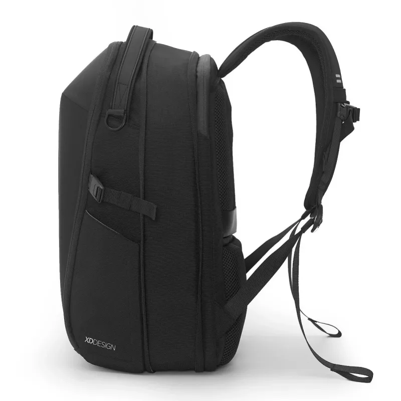 Kuprinė XDDESIGN Bizz Juoda — atspari vandeniui, lengva, modelis P705.931