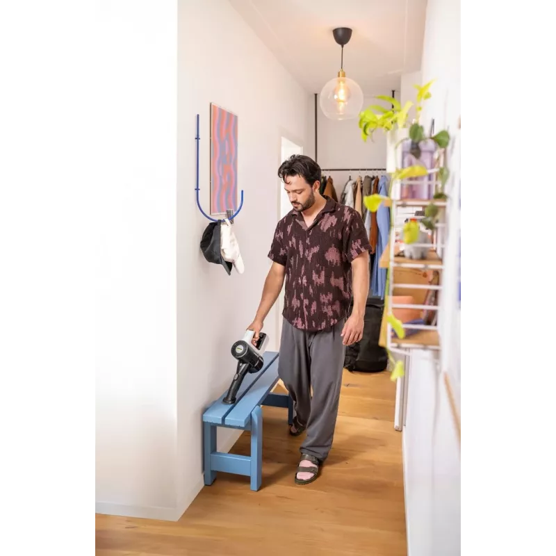 Vertikalus dulkių siurblys Kärcher VCS 3 Nano — baterinis, HEPA filtras, be maišelio 0,6 l, 2,5 Ah, juodas