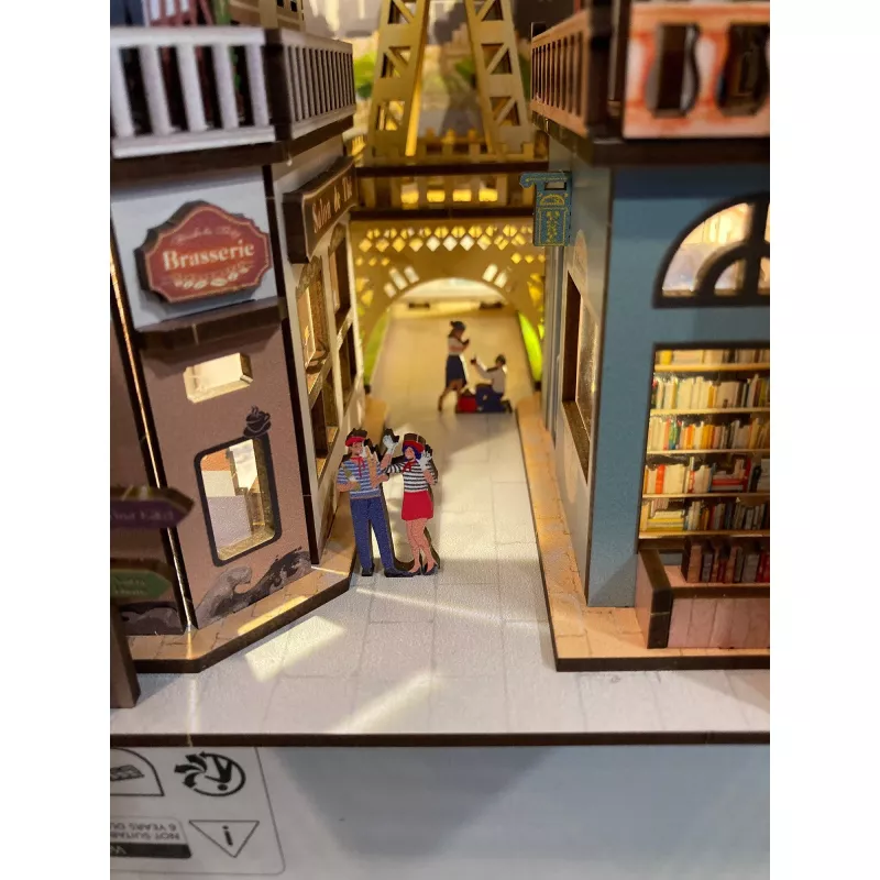 Dėlionės rinkinys REVELL Tiny Adventures „Paris“ — miniatiūrinis popierinis modelis, kūrybinis pomėgis