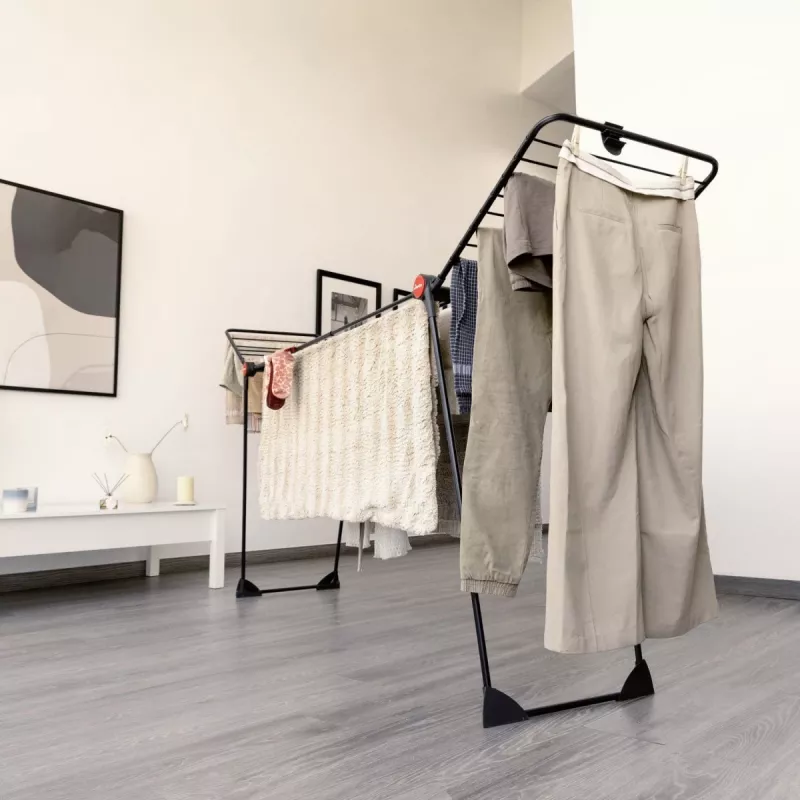 Drabužių džiovinimo stovas VILEDA Infinity Flex Ultimate Telescopic — juodas, dengtas aliuminis, 30 m džiovinimo vietos, sulankstomas, ratukai