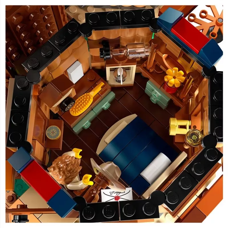 LEGO rinkinys LEGO IDEAS 21318 Medžio namelis 3-in-1 — modulinis namelio medyje modelis, kelių versijų rinkinys