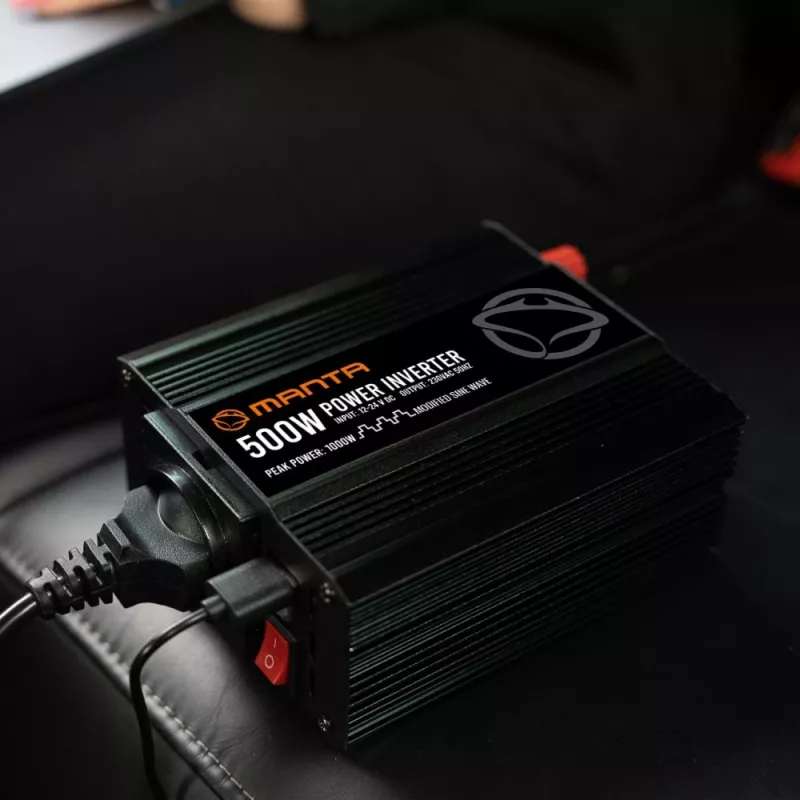 Maitinimo inverteris MANTA MPI500M 500 W nuolatinės / 1000 W pikinės galios nuolatinės srovės į kintamąją srovę keitiklis