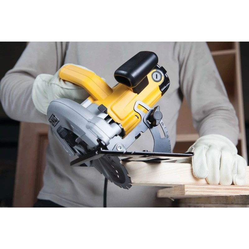 DeWALT DWE560 nešiojamasis diskinis pjūklas 18,4 cm 5500 aps./min. 1350 W