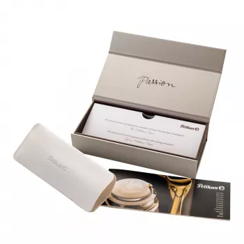 Pelikan M200, juoda, auksinė, integruota pildymo sistema, derva, auksinis, kursyvinis plunksnagalis, auksinis, nerūdijantis plienas